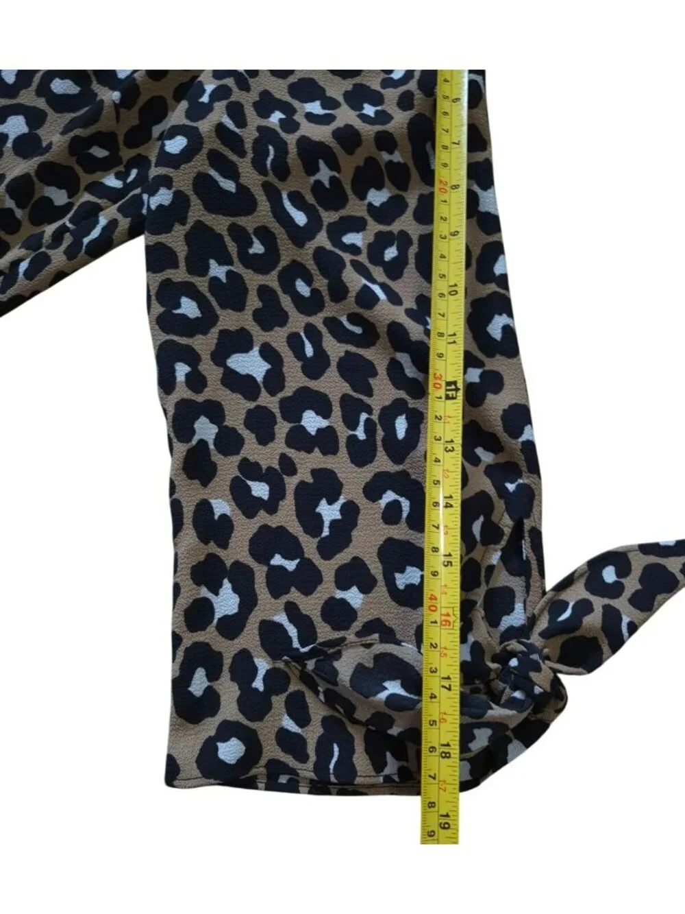 Michael Kors Leopard Print Blouse Tie Sleeve Womens Size M Animal Print Top.